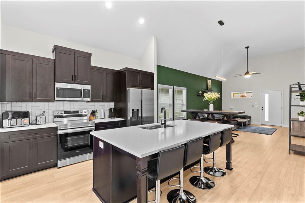 624 Robert Street Nw Property Photo 1