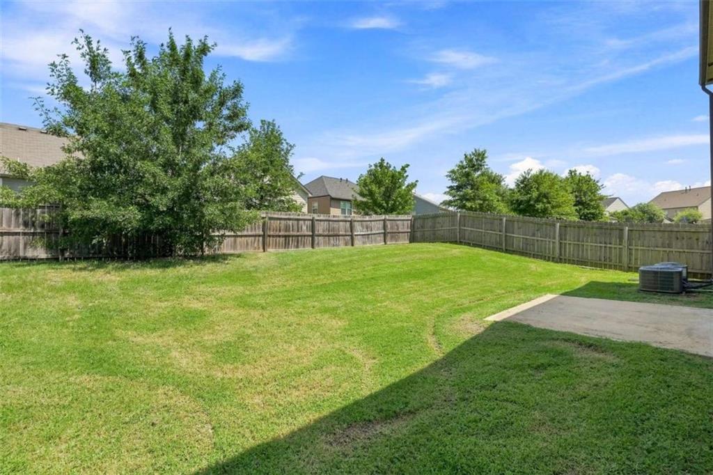 620 Emporia Loop Property Photo 3