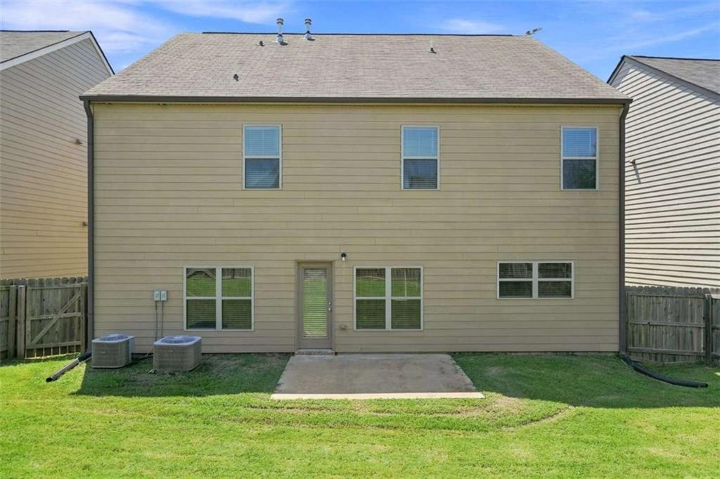 620 Emporia Loop Property Photo 4