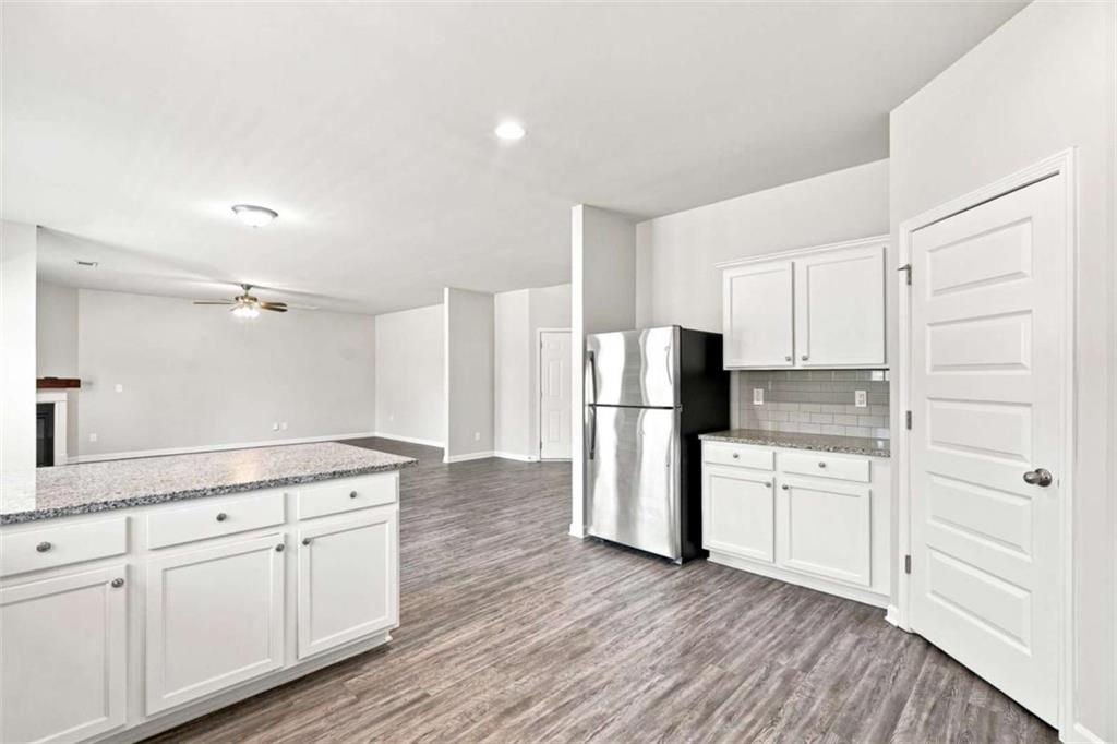 620 Emporia Loop Property Photo 10