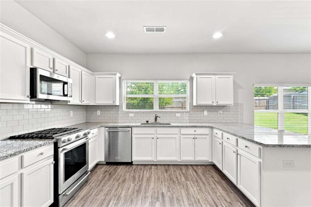 620 Emporia Loop Property Photo 11