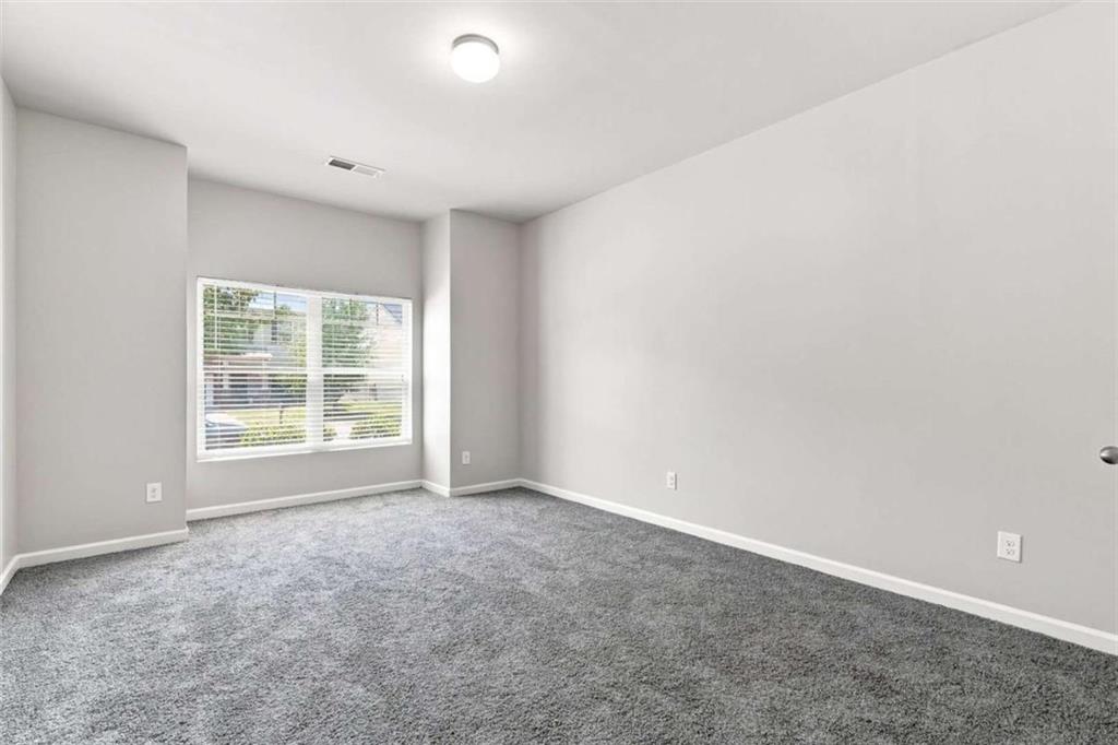 620 Emporia Loop Property Photo 13