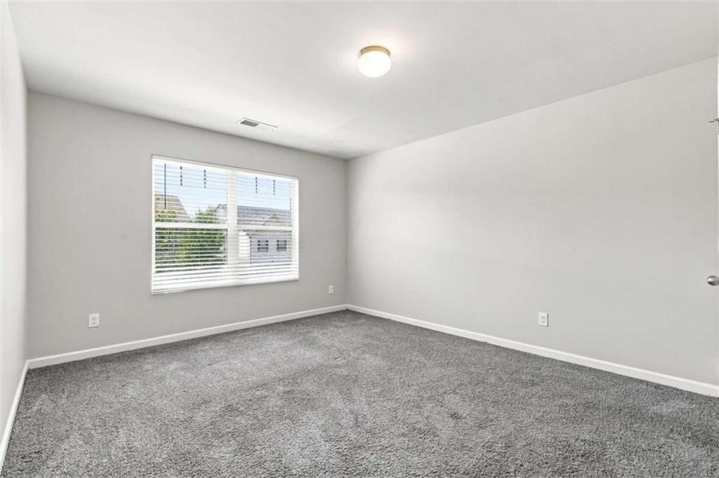 620 Emporia Loop Property Photo 16