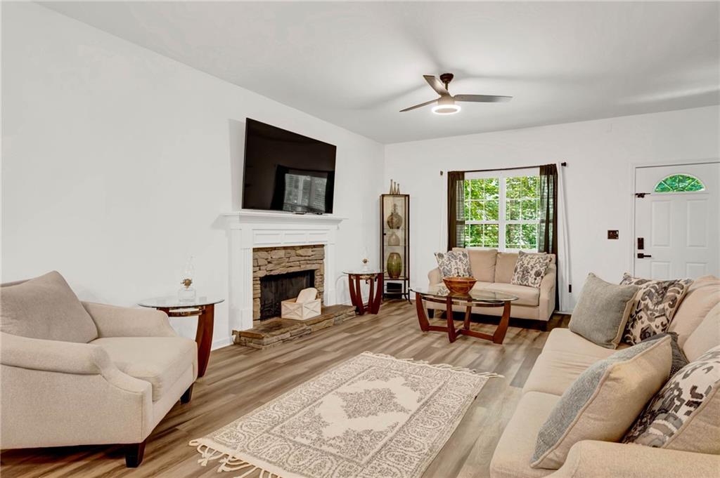 2810 Imperial Drive Property Photo 4