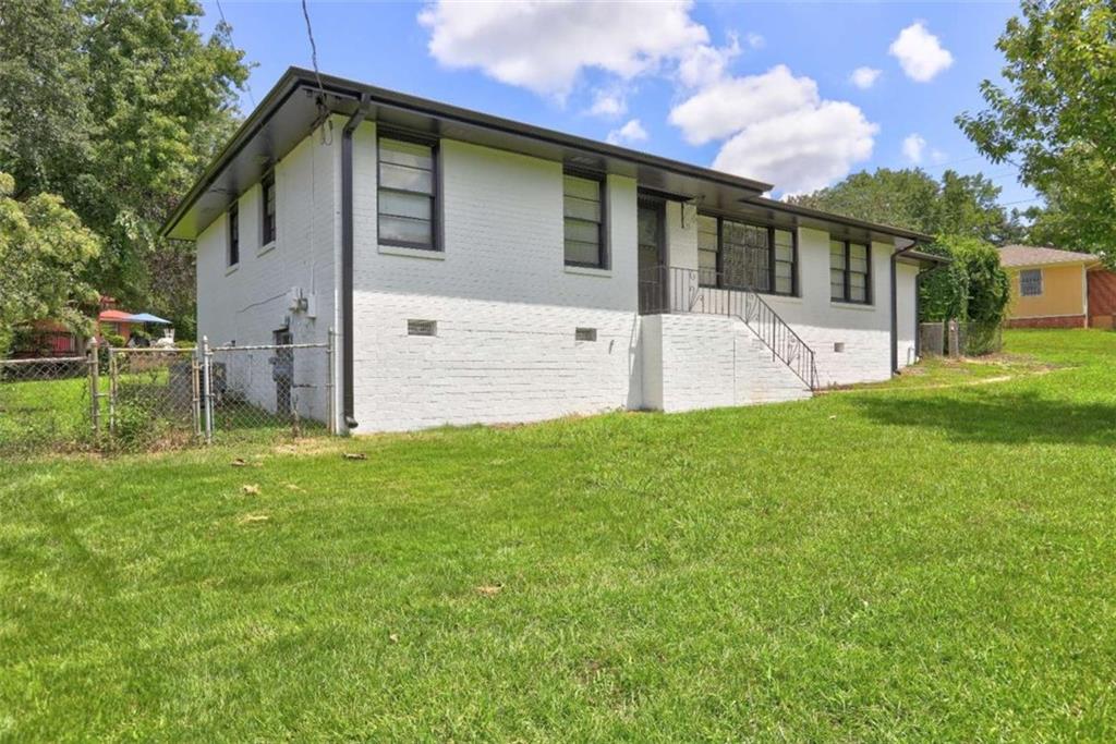 970 Oglethorpe Avenue Property Photo 4