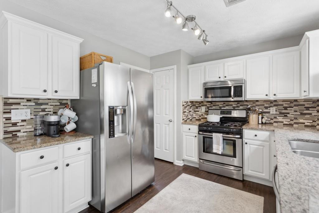 1418 Glenover Circle Property Photo 3