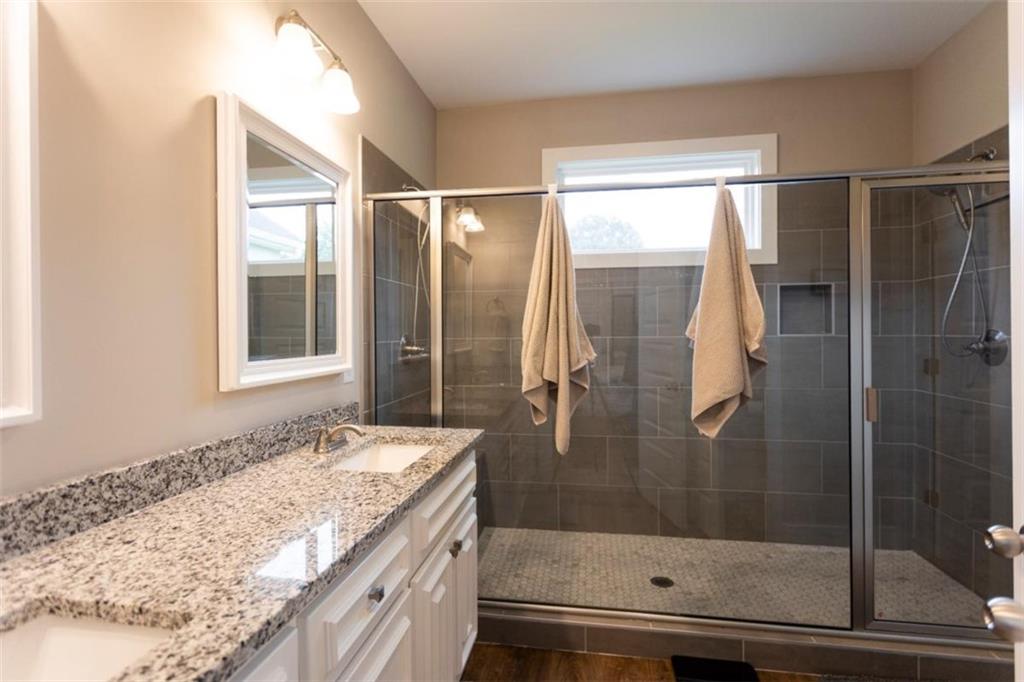 301 Savannah Drive Property Photo 16