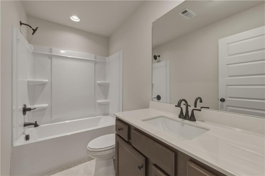 7824578 Property Photo 21