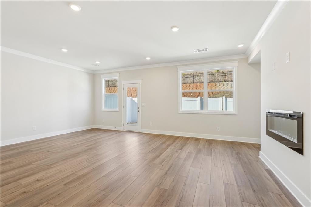 7824591 Property Photo 4
