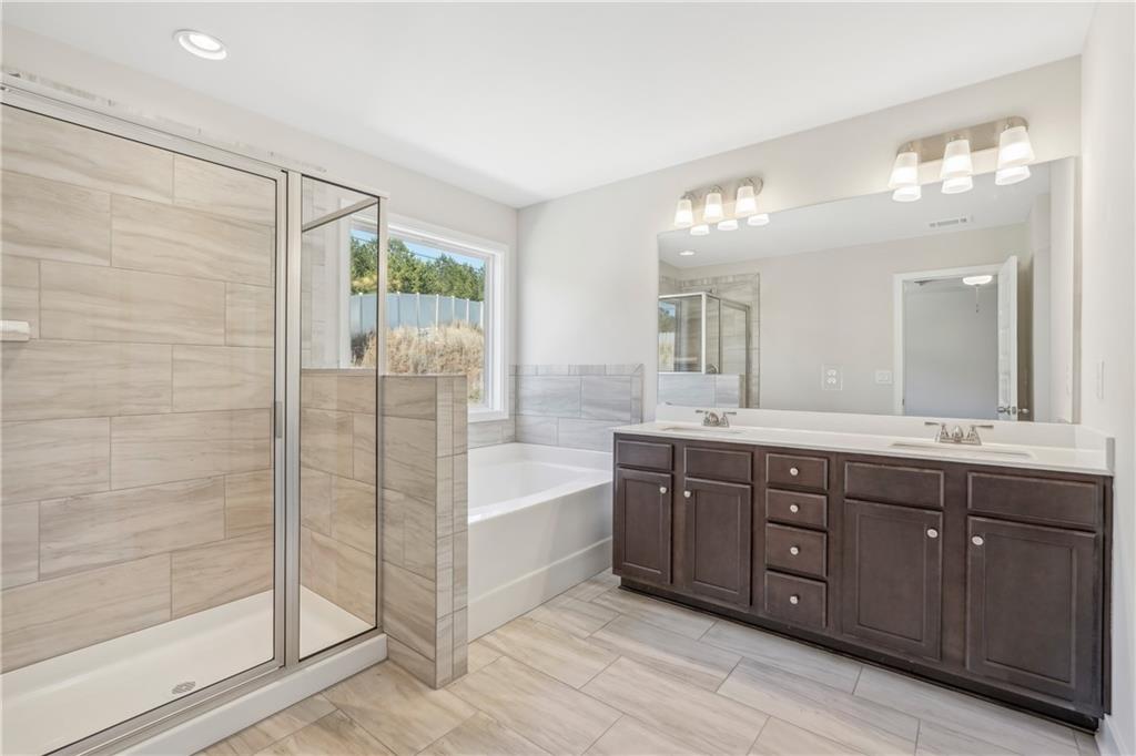 7824591 Property Photo 24