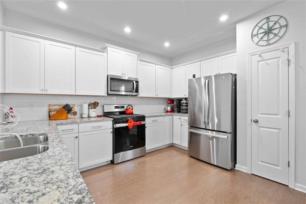 408 Paulownia Circle Property Photo 32