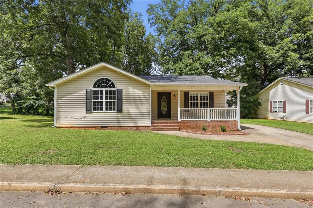 100 Depot Street Property Photo 1