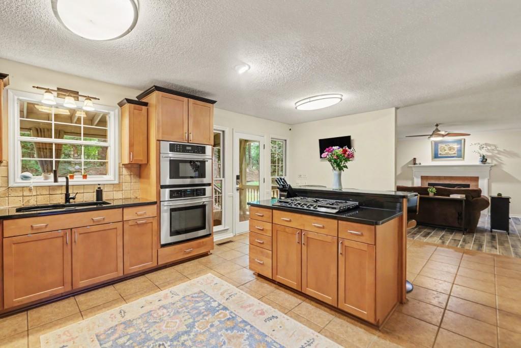 5155 Holly Springs Drive Property Photo 16