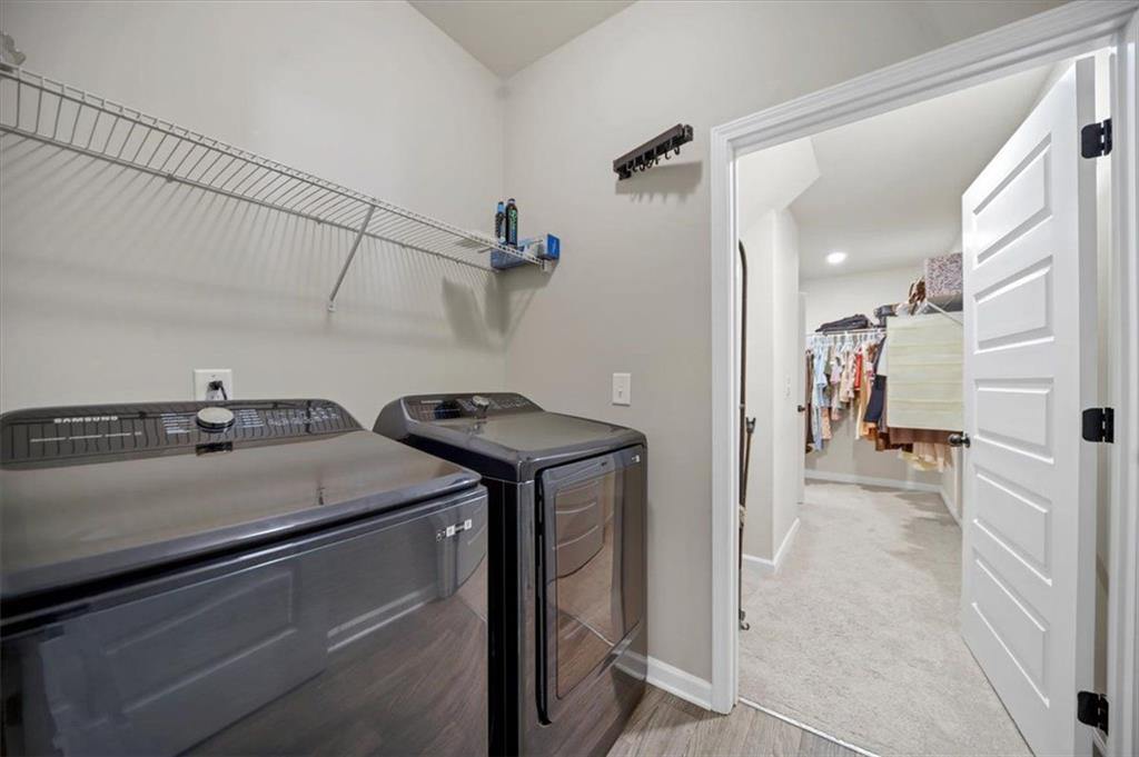 221 Woodford Drive Property Photo 10