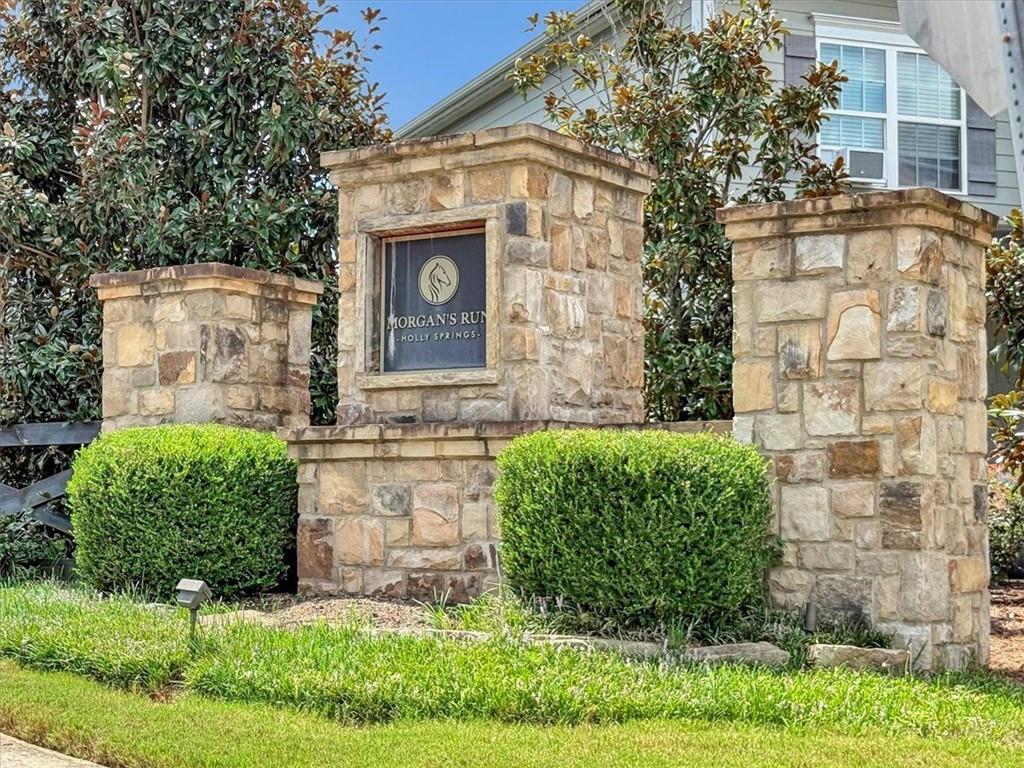 221 Woodford Drive Property Photo 35