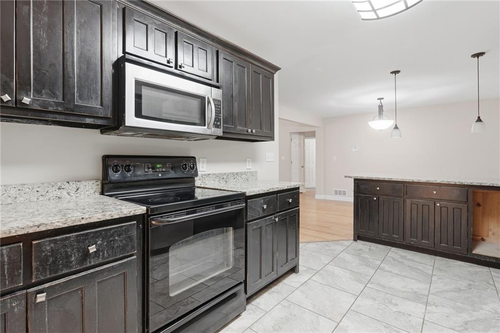 2753 Allyn Way Nw Property Photo 2