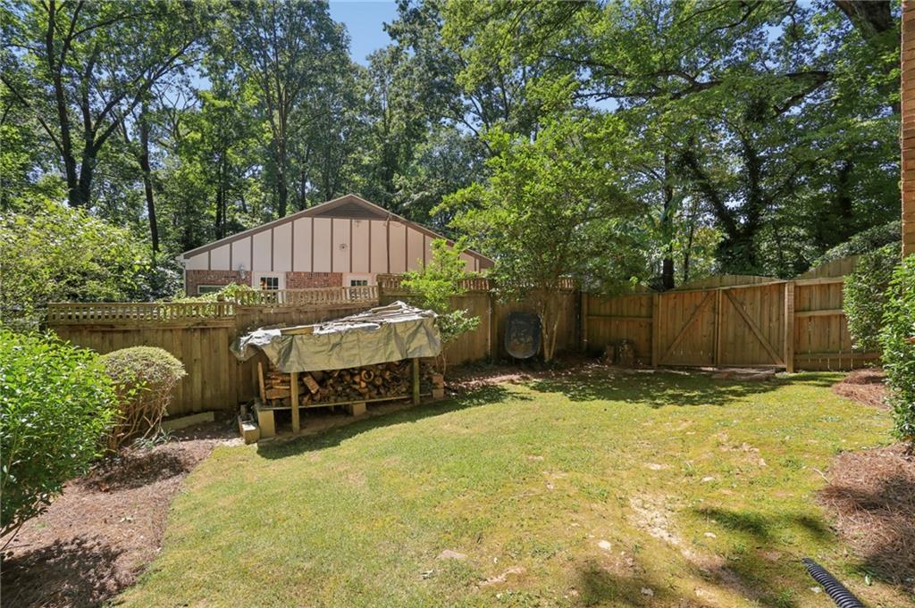 4357 Bishop Hollow Court Property Photo 8