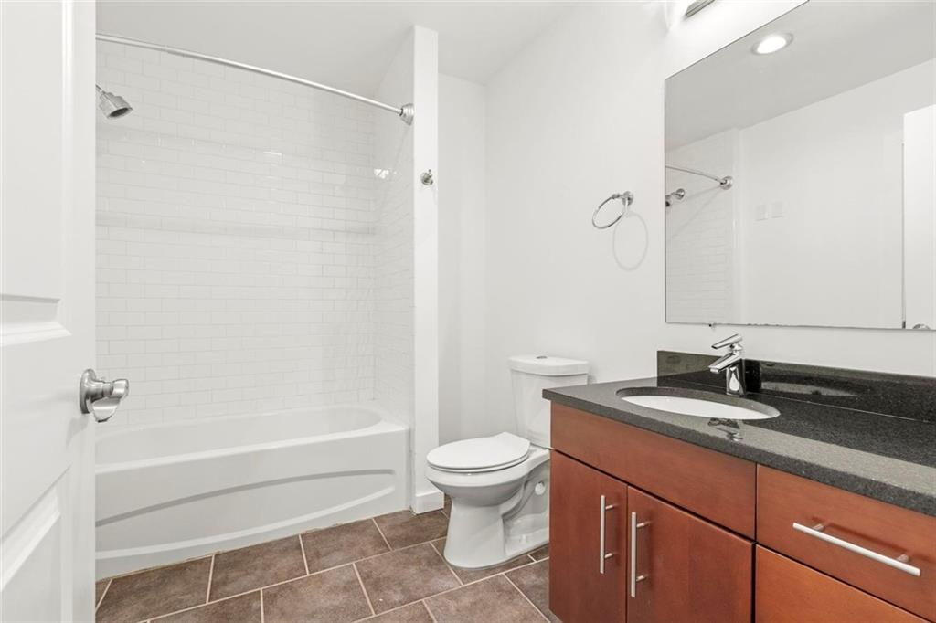 890 Memorial Drive Se Unit 207 Property Photo 16