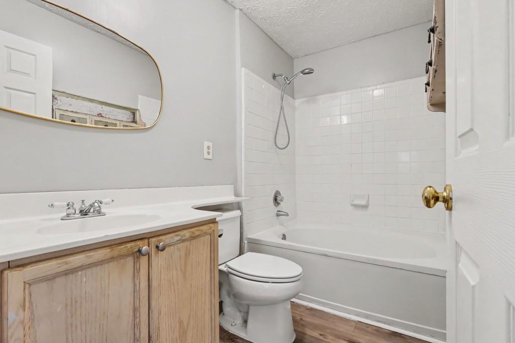 121 Bentley Place Property Photo 4