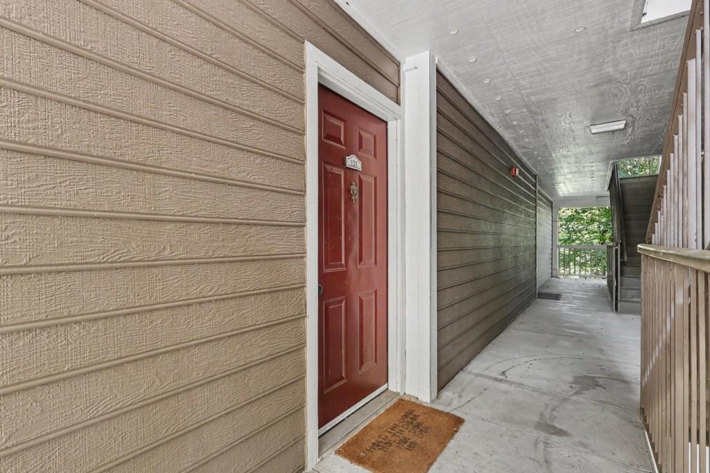 121 Bentley Place Property Photo 7