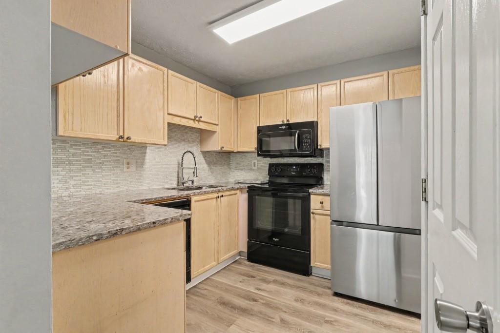 121 Bentley Place Property Photo 17