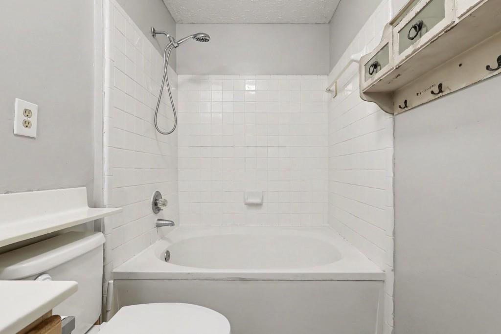 121 Bentley Place Property Photo 24