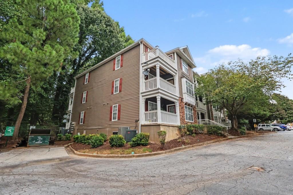 121 Bentley Place Property Photo 28
