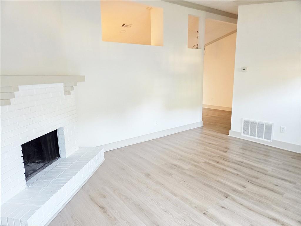 7791 Chase Woods Drive Property Photo 3