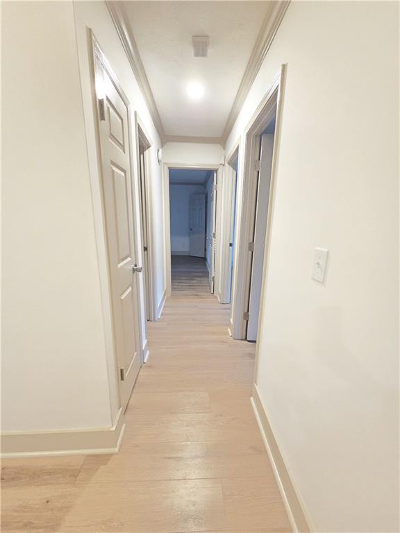 7791 Chase Woods Drive Property Photo 4