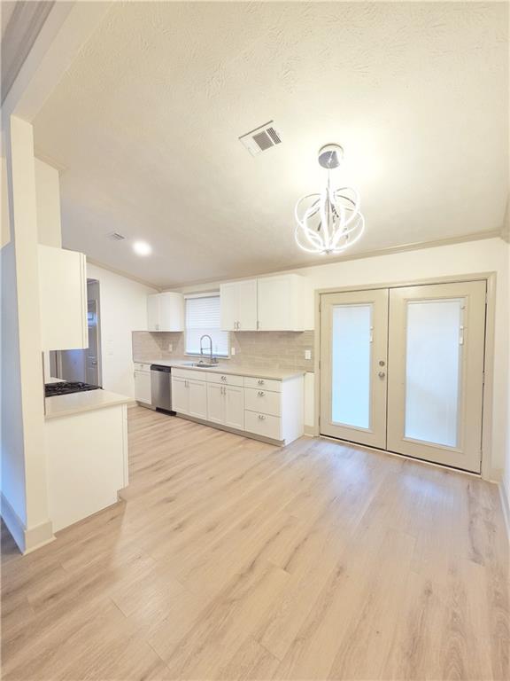 7791 Chase Woods Drive Property Photo 5