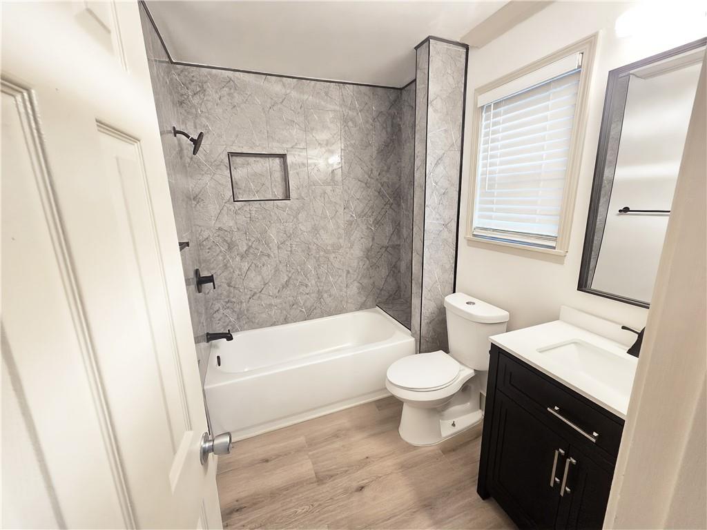 7791 Chase Woods Drive Property Photo 11