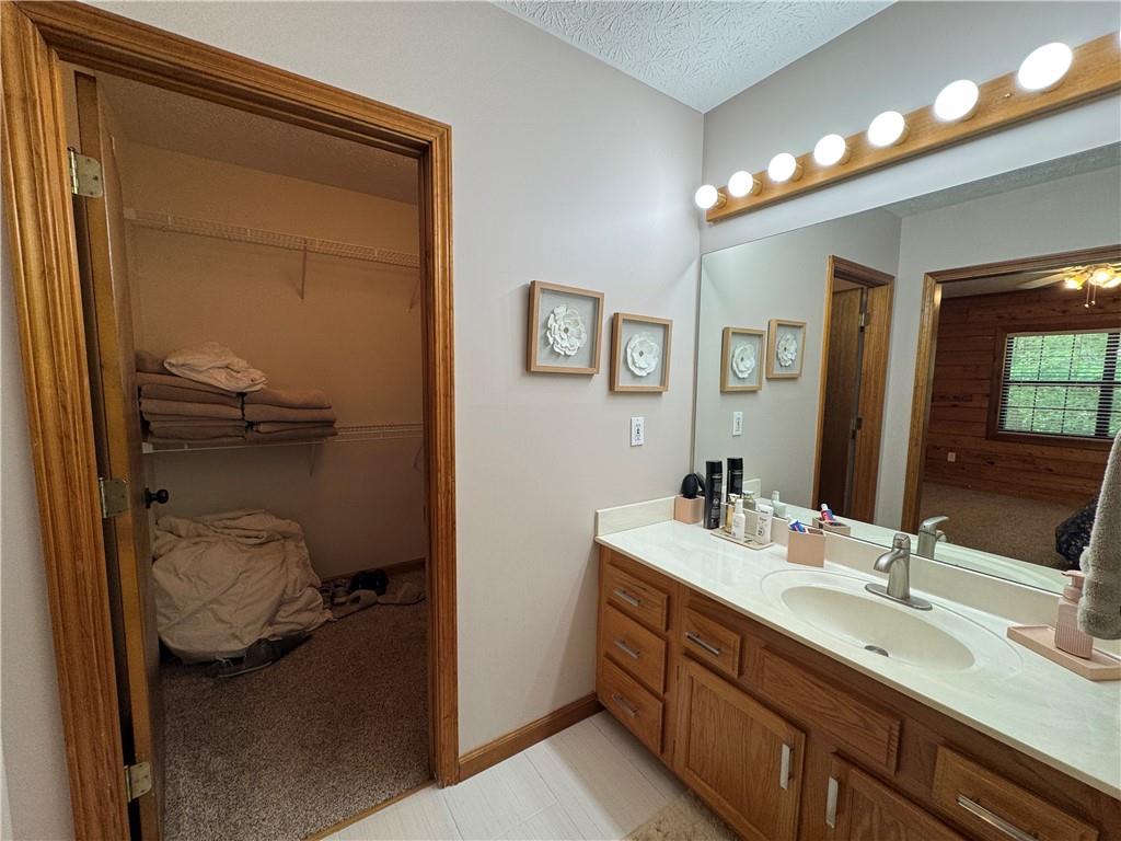 8911 Daerwater Drive Property Photo 11