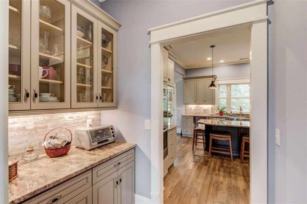 624 Skyland Drive Property Photo 13