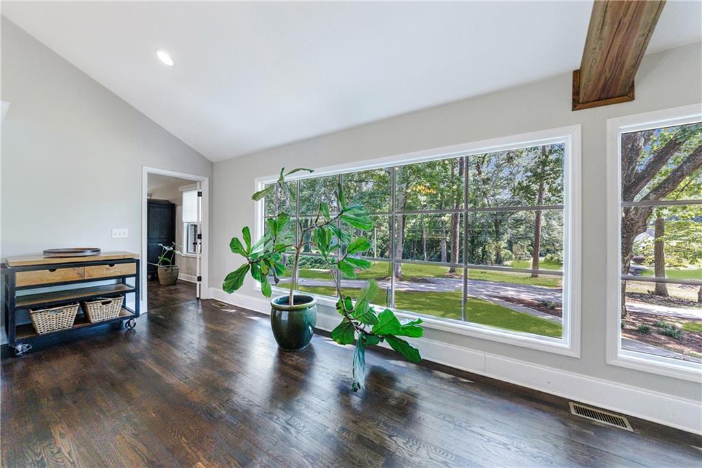 9585a Hutcheson Ferry Road Property Photo 4