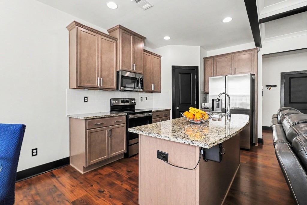 5357 Radford Property Photo 4