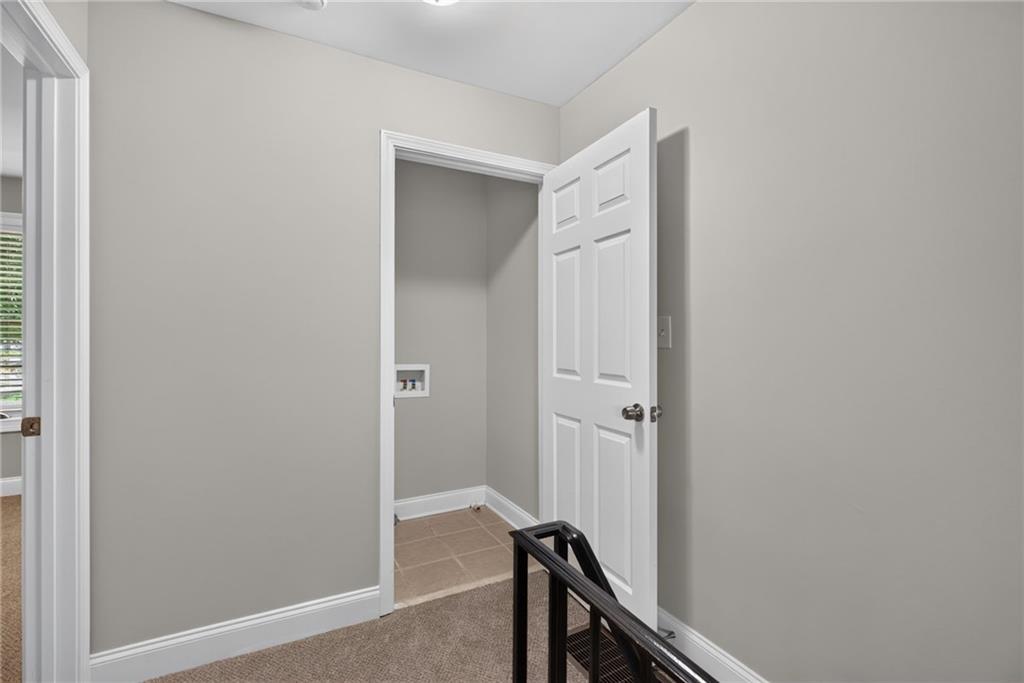 1 Villa Court Se Property Photo 16