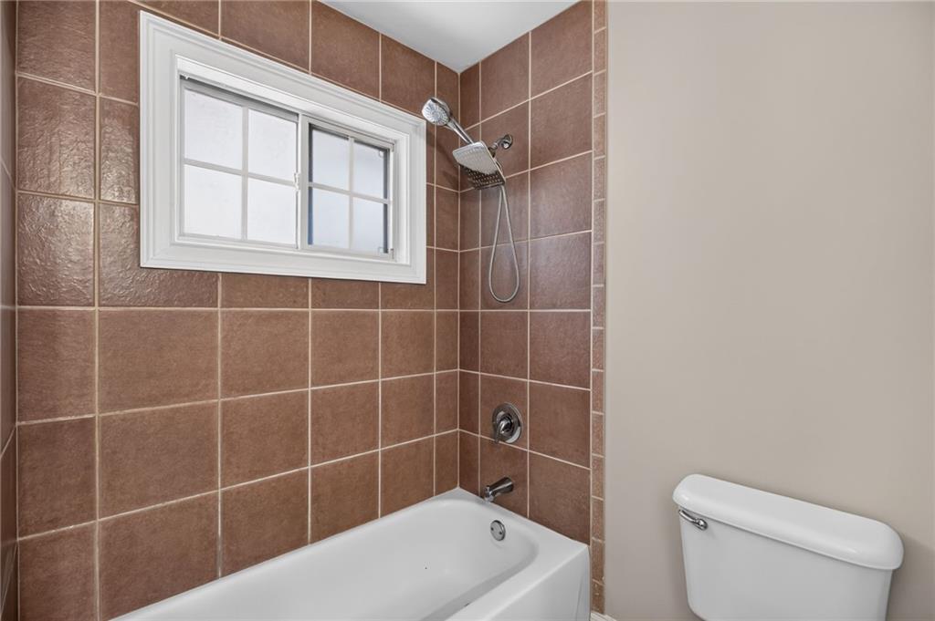 1 Villa Court Se Property Photo 23