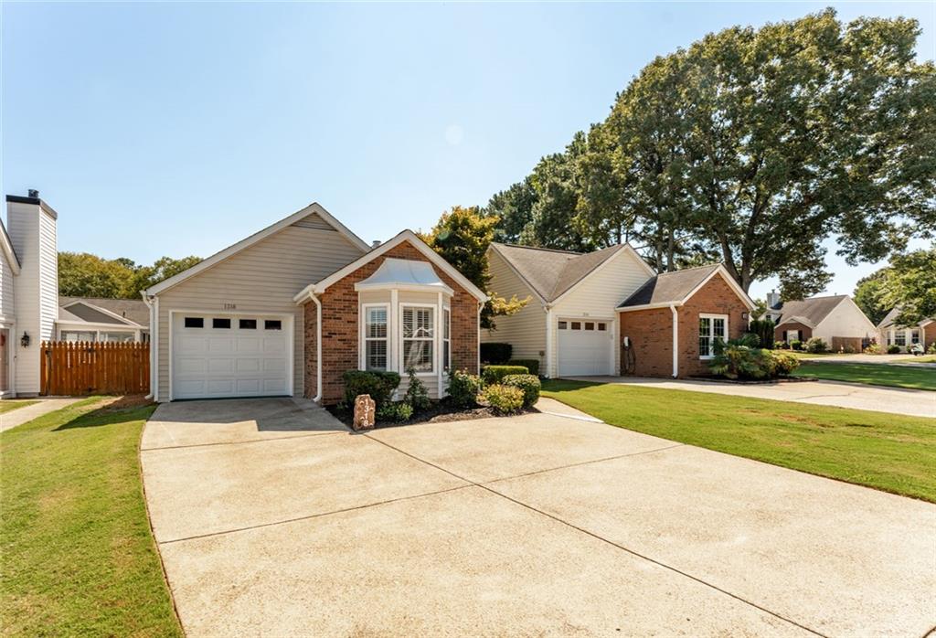 1318 Yorkshire Lane Property Photo 2