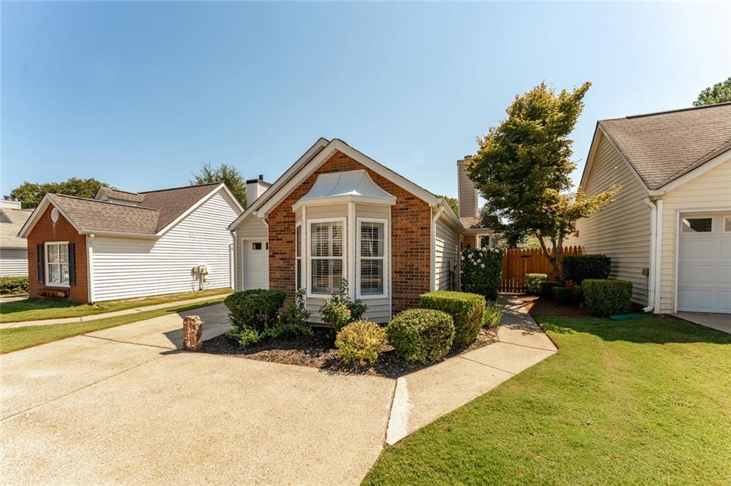 1318 Yorkshire Lane Property Photo 3