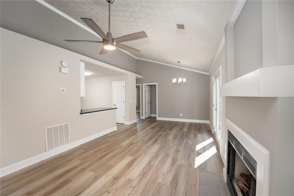 1318 Yorkshire Lane Property Photo 5