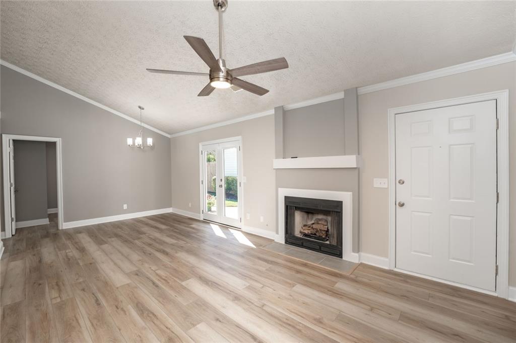1318 Yorkshire Lane Property Photo 6
