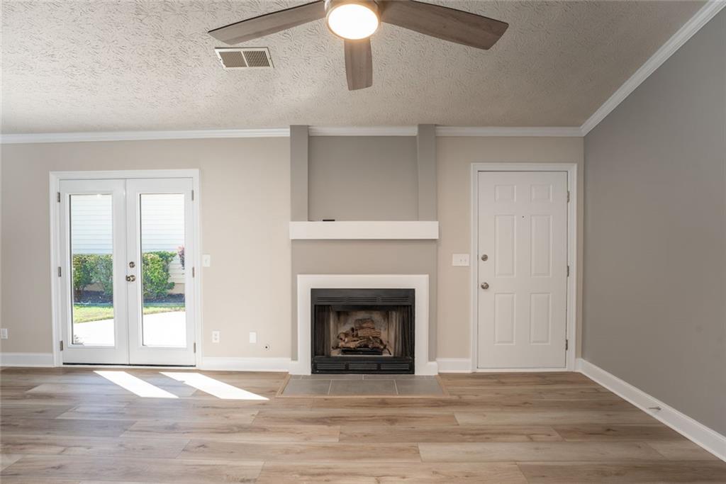 1318 Yorkshire Lane Property Photo 7