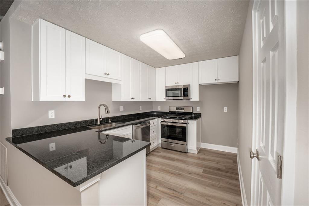 1318 Yorkshire Lane Property Photo 14