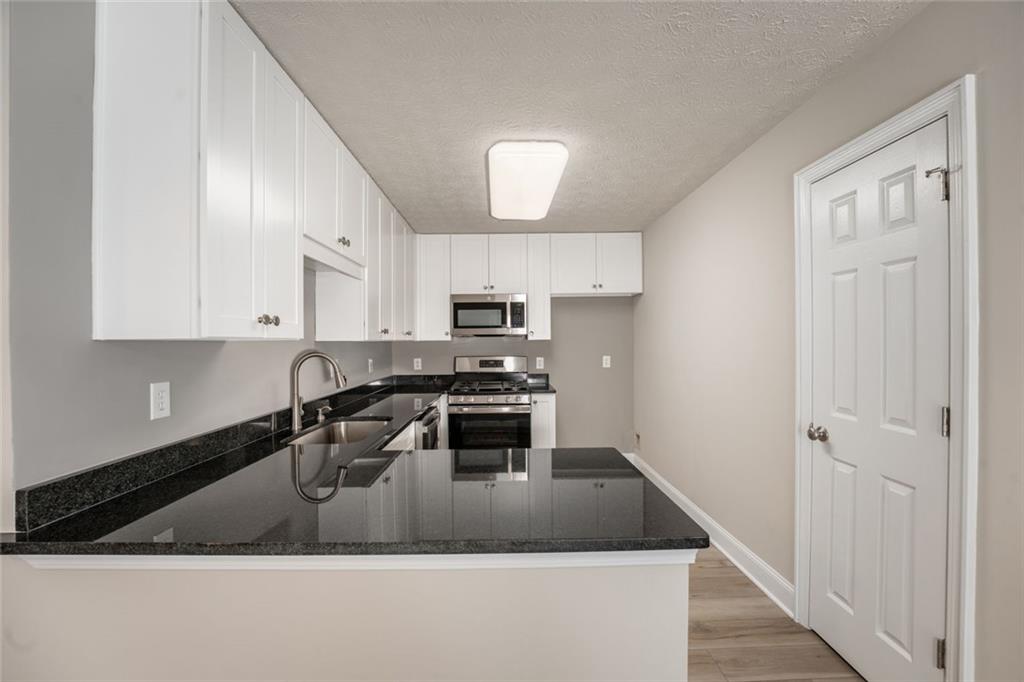 1318 Yorkshire Lane Property Photo 15