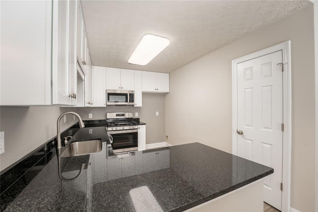1318 Yorkshire Lane Property Photo 16