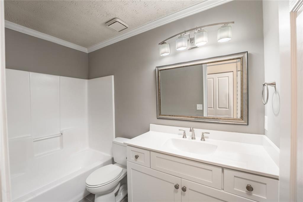 1318 Yorkshire Lane Property Photo 26