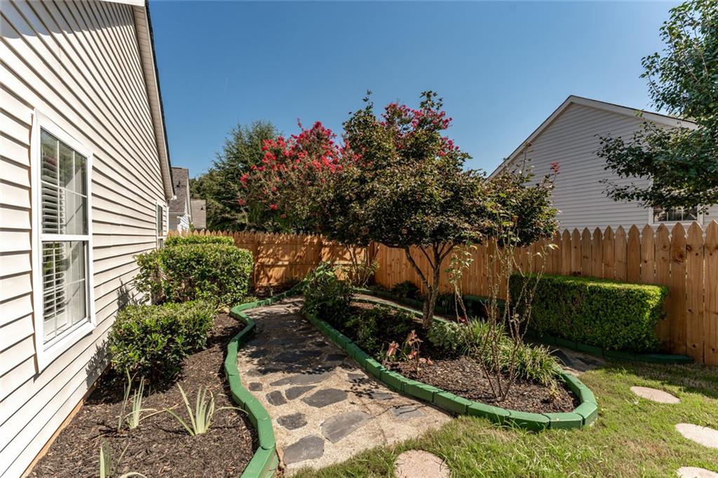 1318 Yorkshire Lane Property Photo 33