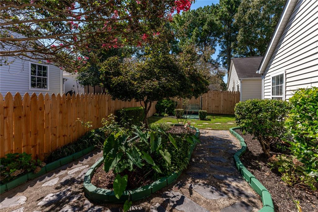 1318 Yorkshire Lane Property Photo 34