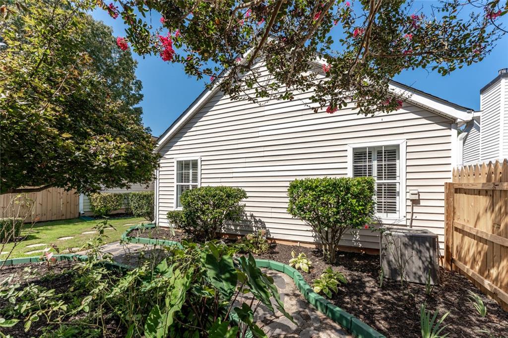 1318 Yorkshire Lane Property Photo 35