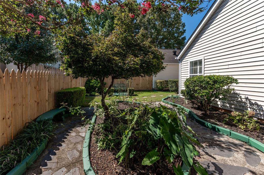 1318 Yorkshire Lane Property Photo 36